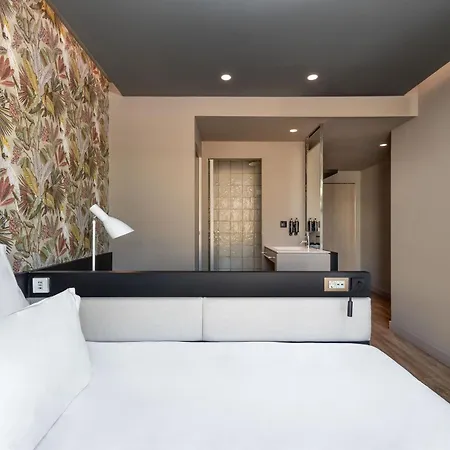 Casual Kubic Athens Hotel Room photo
