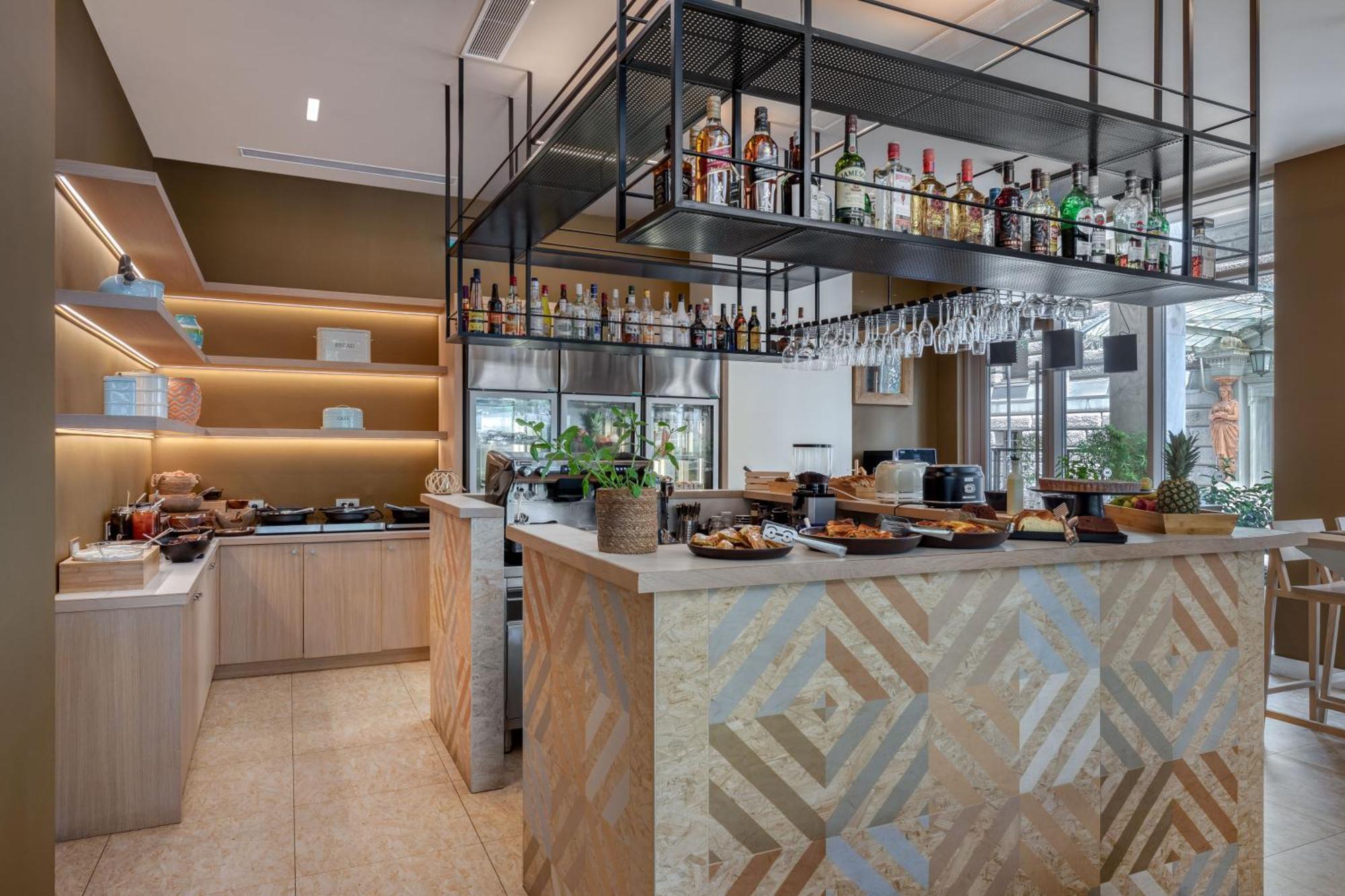 Hotel Casual Kubic Athene